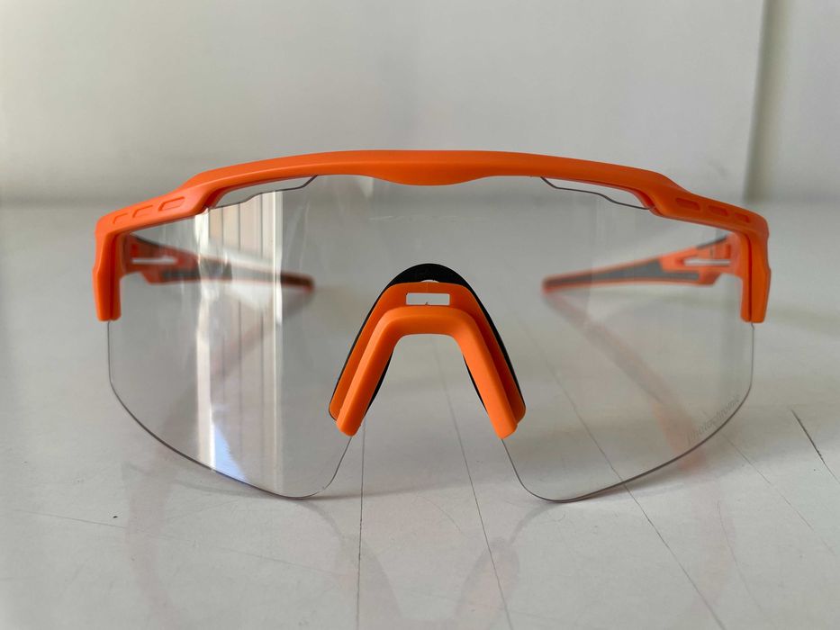 Oculos ciclismo ou corrida Fotocromaticos