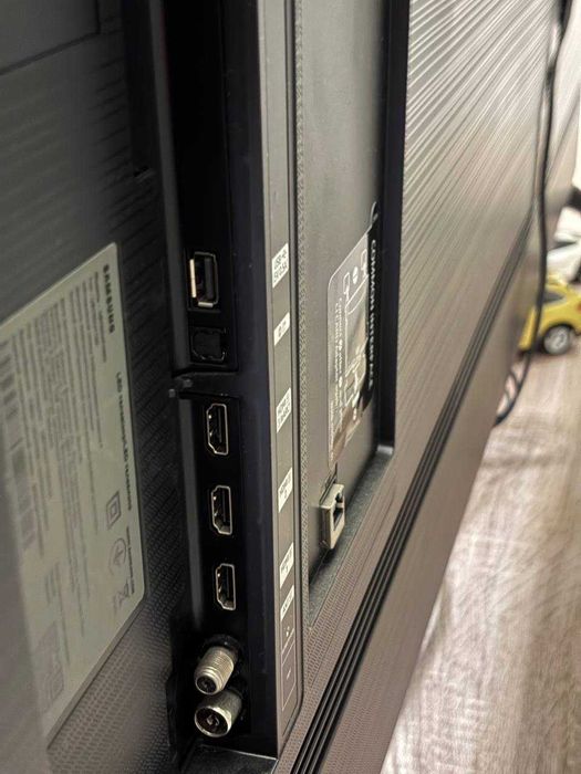 Телевізор Samsung 75 дюймів (UE75CU7100)