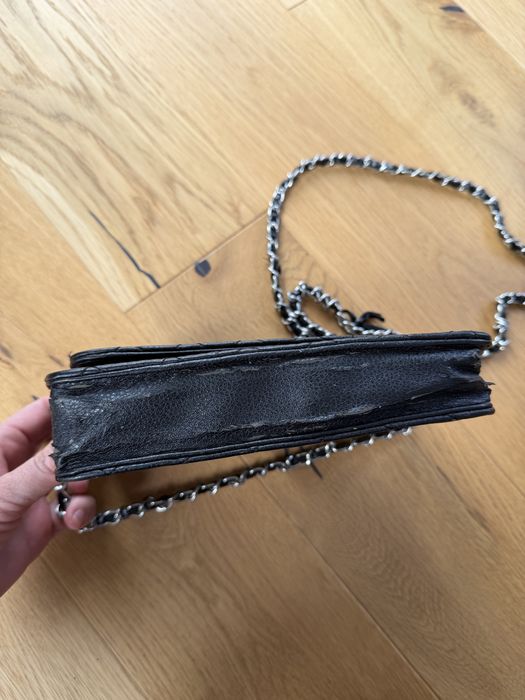Torebka kopertowka Chanel uszkodzona