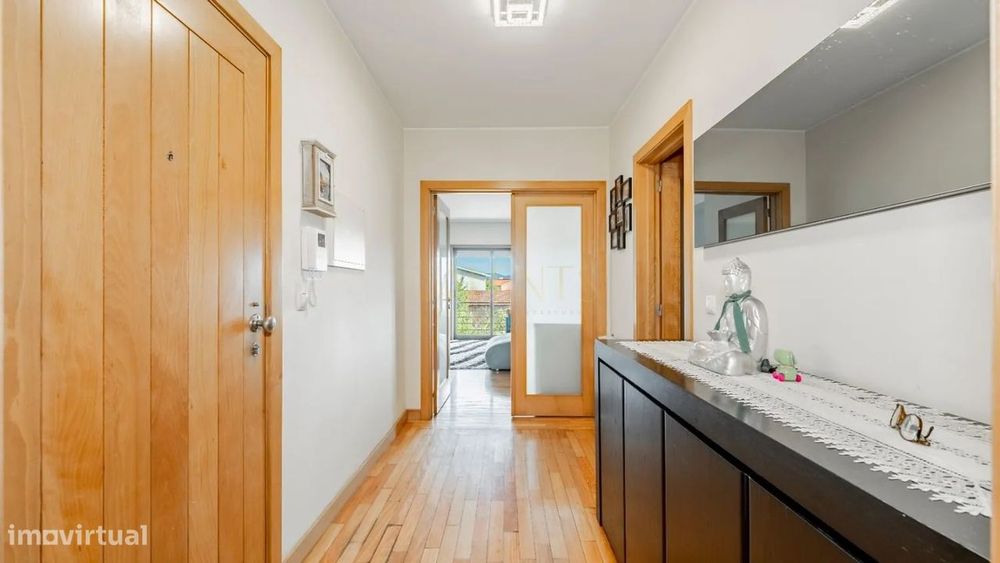 Apartamento T3 em Fradelos | 146 m² | Varanda c/ Churrasqueira