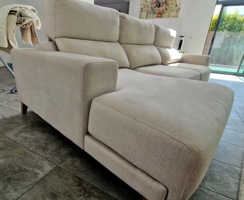 Sofá com long chaise
