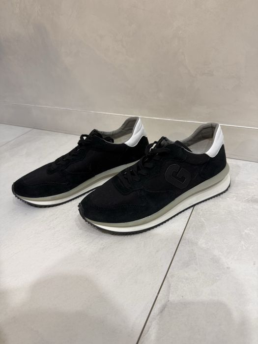 Кроссівки Guess продам