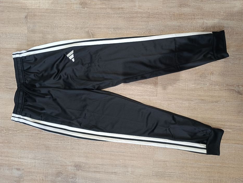 Спортивні штани джогери від Adidas