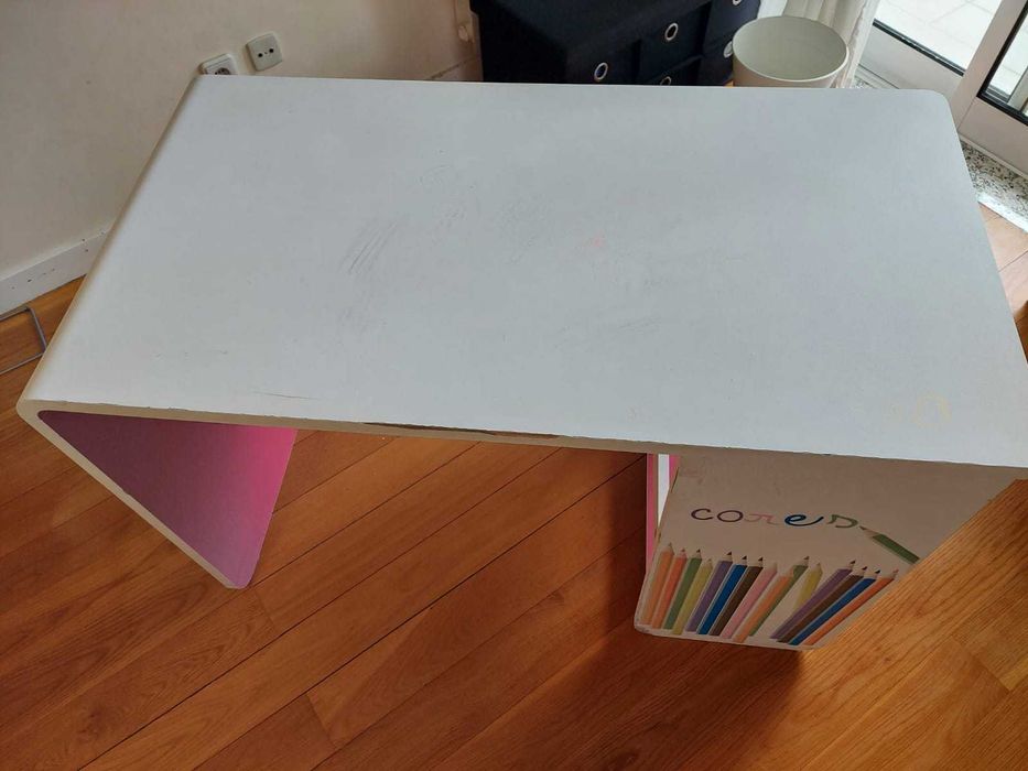 Secretária ideal para crianças!