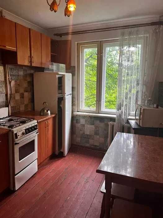 Продаж 1 кім квартири біля парку, стадіону Рух