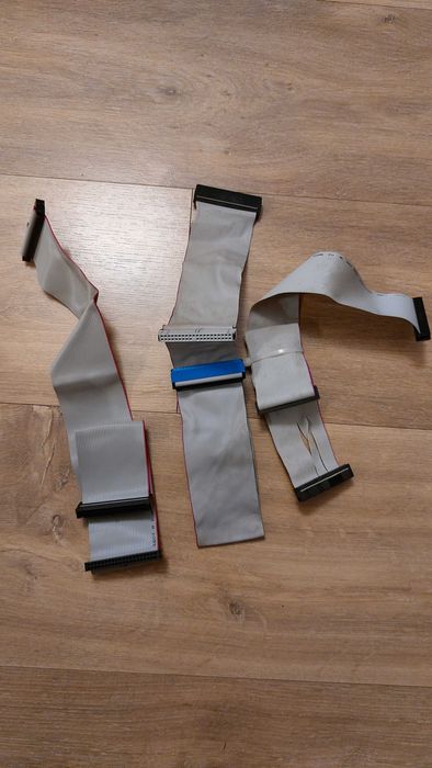 Stacja dyskietek napęd cd-rom pamięć ram zasilacz taśmy