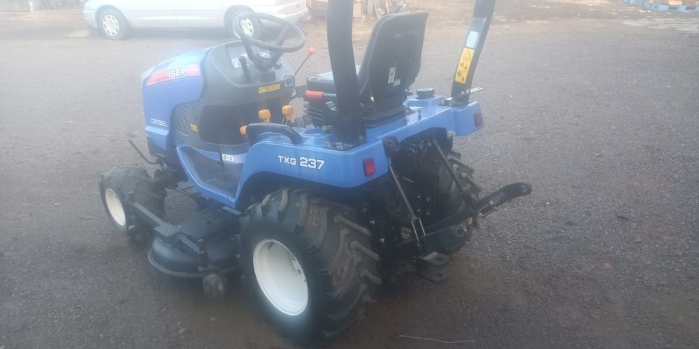 Kosiarka traktorek ogrodniczy iseki txg237 4x4 diesel podnośnik
