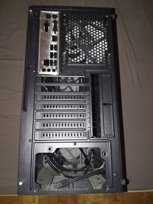 Endorfy Signum 300 ARGB – obudowa PC