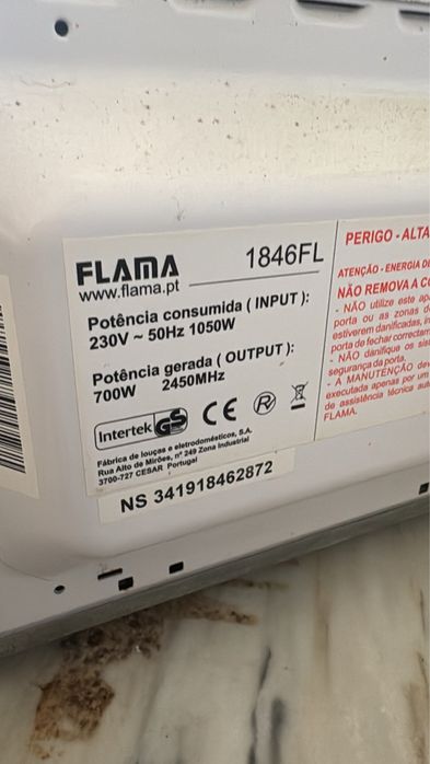 Micro-ondas FLAMA 700W