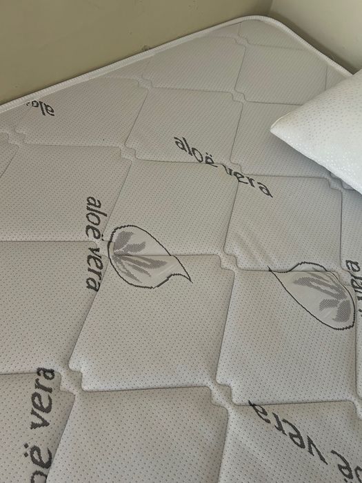 Cama com colchão
