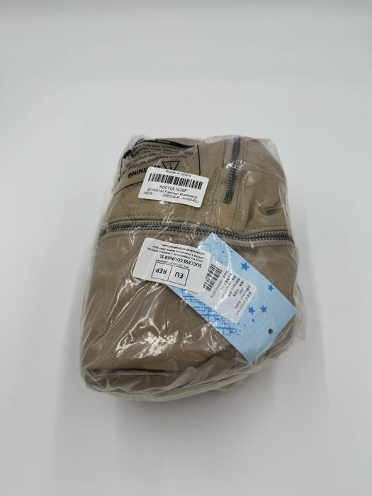 Bezowy plecak podrozny