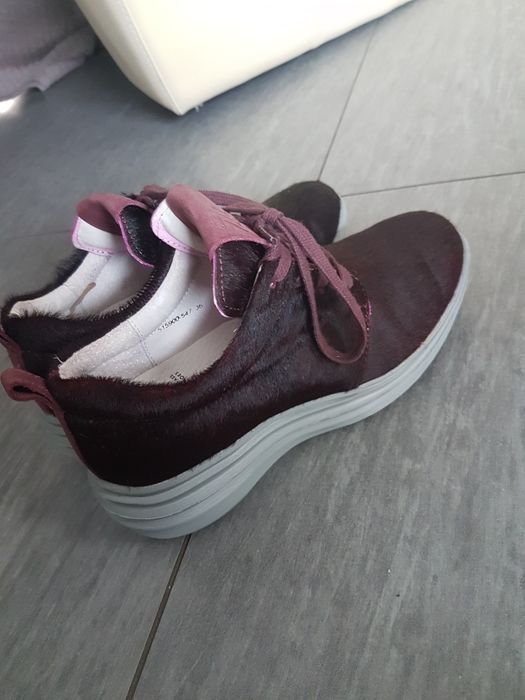 Buty całe ze skóry naturalnej r. 36