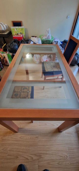 Mesa de Jantar de Madeira com Tampo de Vidro + 6 Cadeiras