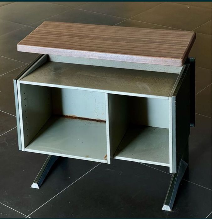 Armário contentor em aço Daciano da Costa - Da Longra