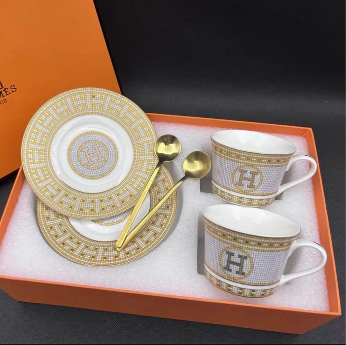 Набір посуду Hermes, Dior та різні естетичні набори