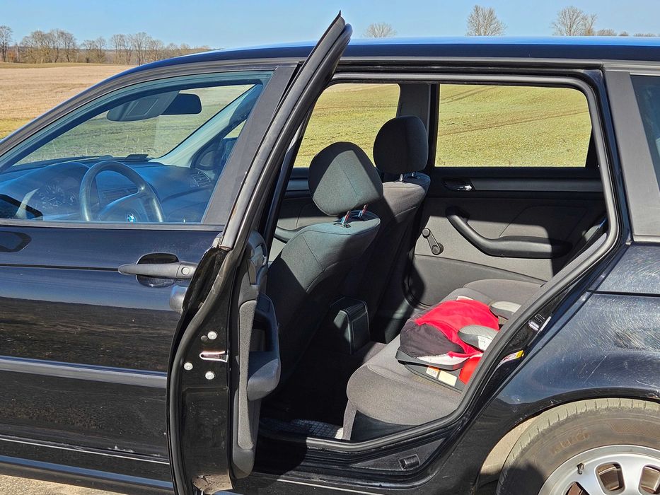 BMW 318i Touring E46