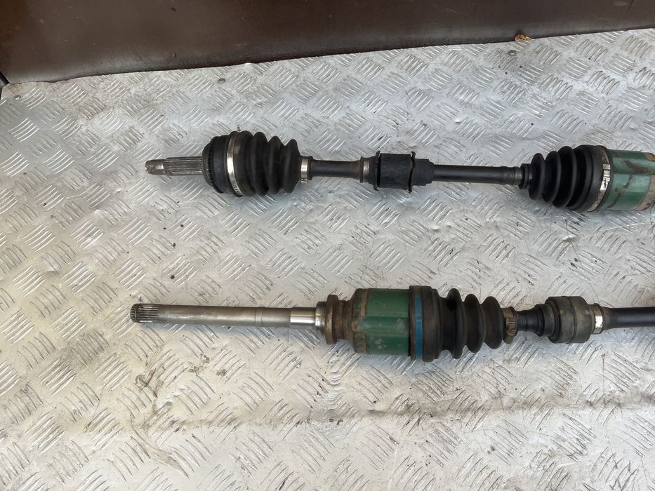 Полуось привод передний Аутлендер 06 год mitsubishi outlander