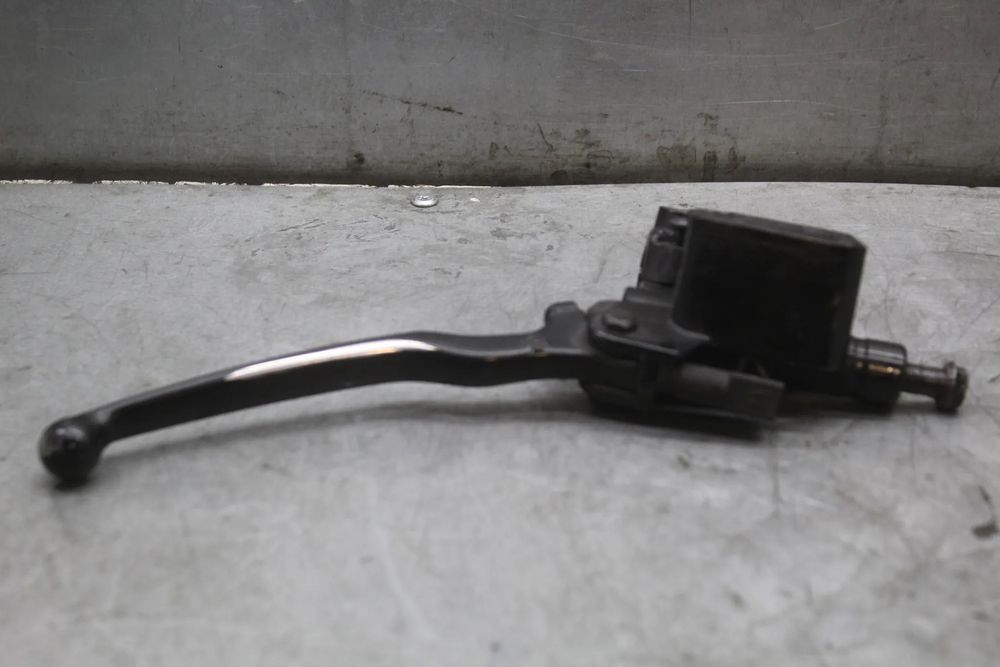 Piaggio MP3 500 L5E Pompka hamulcowa pompa dźwignia klamka lewa
