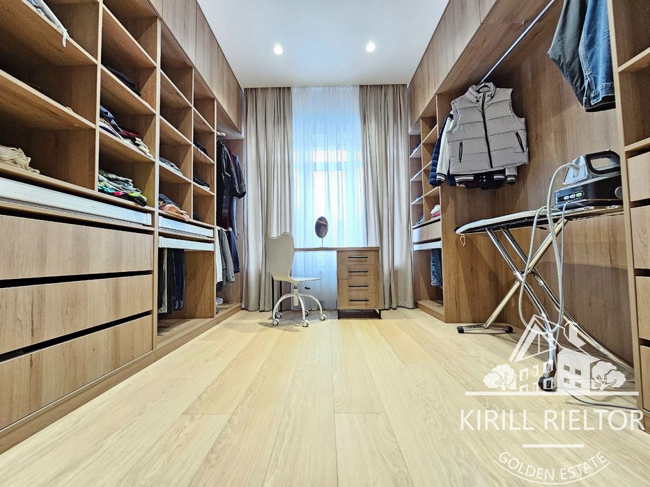 В городке Золотые Ключи продается дом с собственным SPA-центром