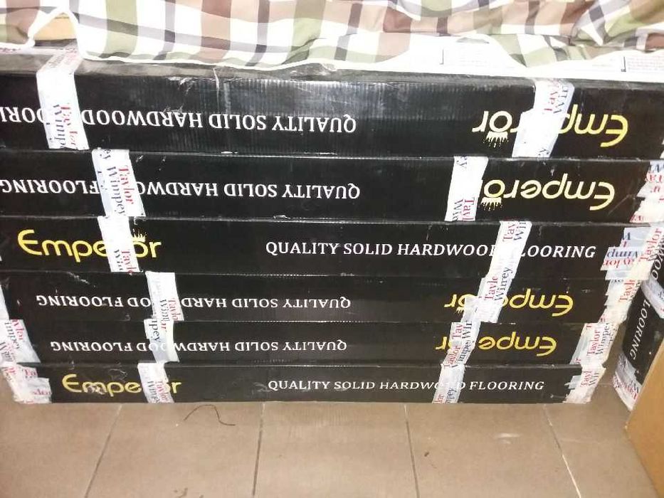 Nowy parkiet Solid, podłoga akacja,gr.18.mm.