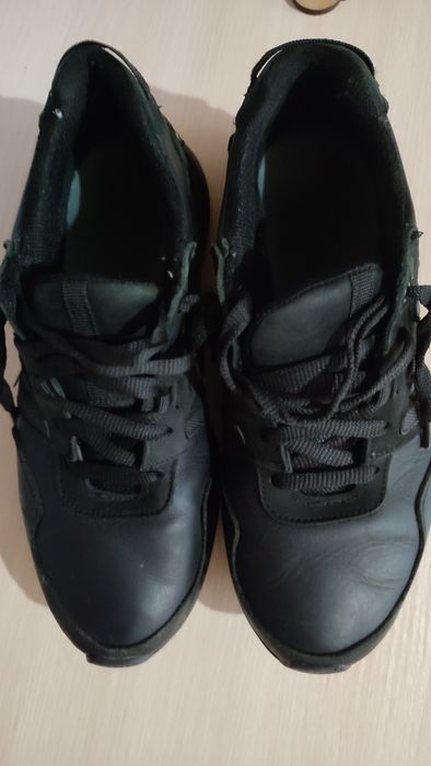 Шкіряні кросівки на юнака