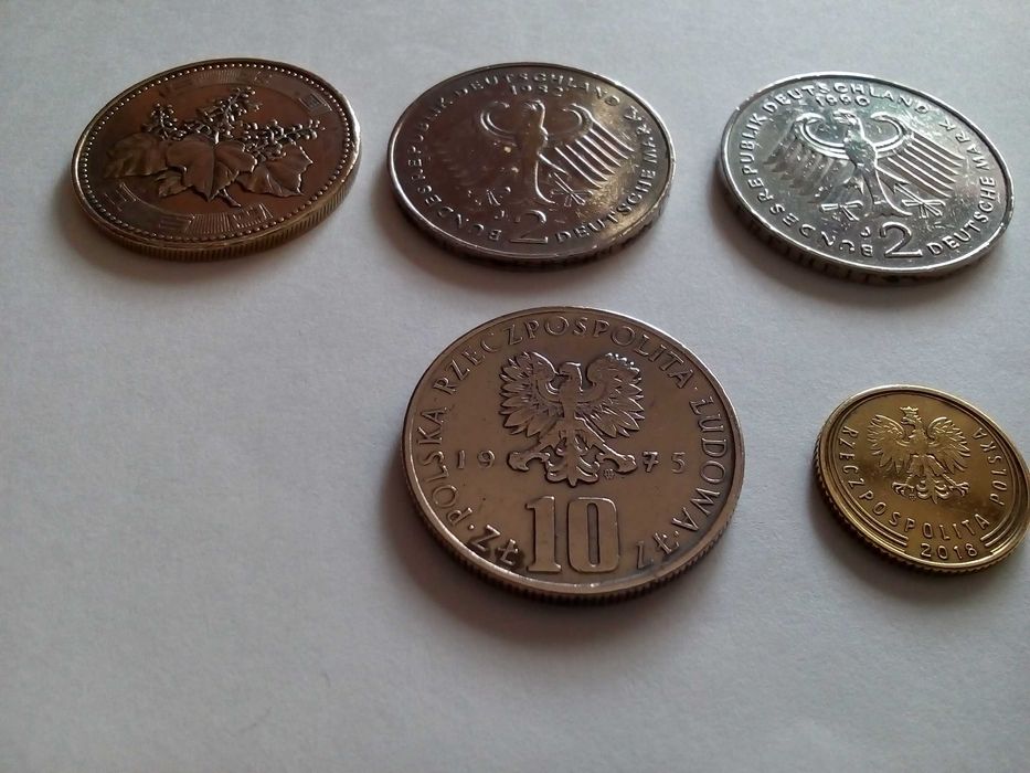монеты 10 злотых Польша 500 иен Япония марка Германия pfennig шекель
