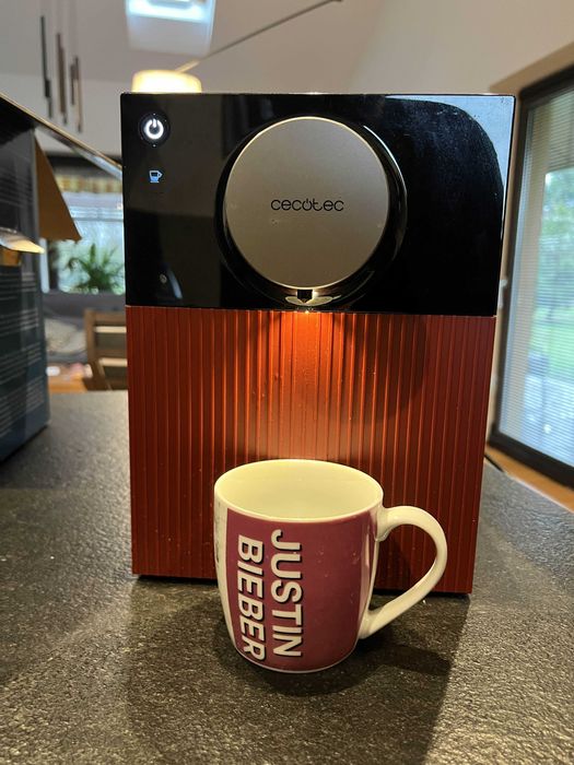 Cecotec Cremmaet Cube Red ekspres automatyczny 19 bar młynek dotykowy
