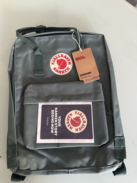 Mochila Kanken Fjallraven verde cinza
