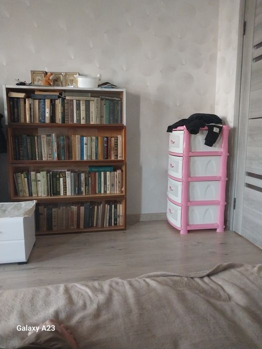 Продам полки для книг