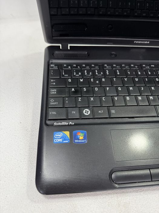 Portatil toshiba i3