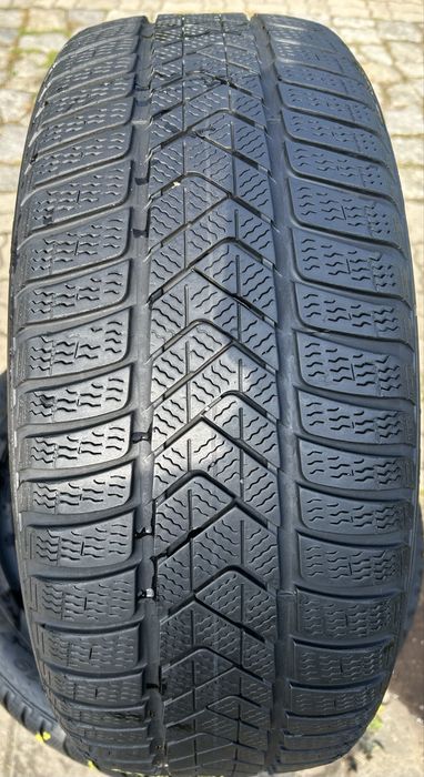 47 Opony Zimowe Pirelli 235/50/19 Bardzo Ładne