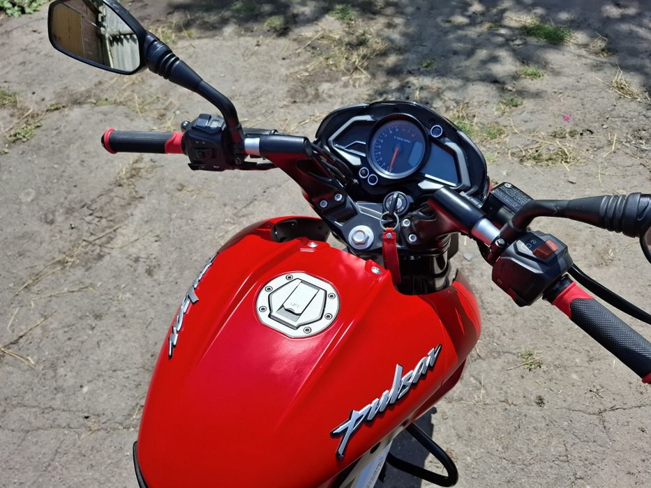 Bajaj pulsar ns 200