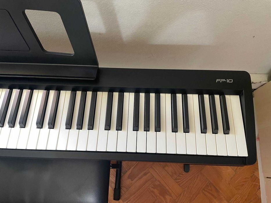 Roland FP‑10 quase novo