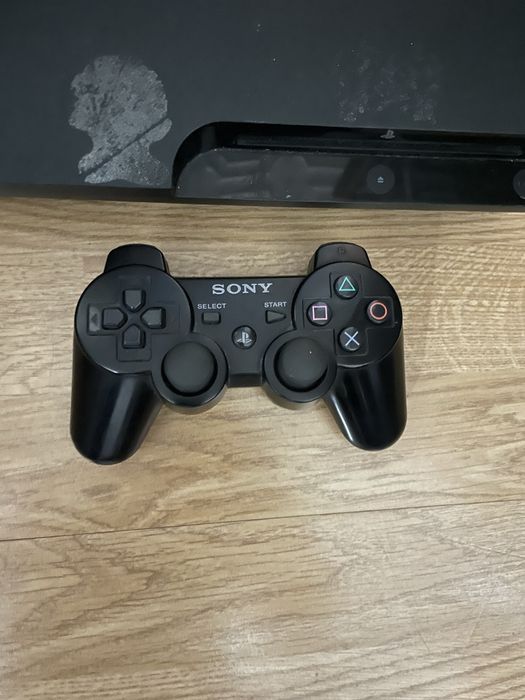 Sprzedam konsole playatation 3 300gb
