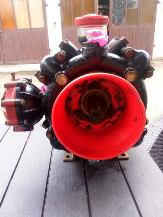 Pompa - opryskiwacz RAU - stan bdb -czterotłokowa wysyłka