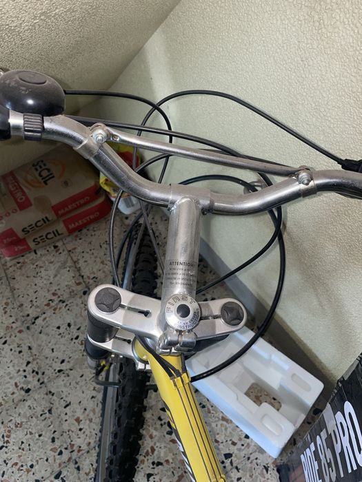 Bicicleta pouco usada