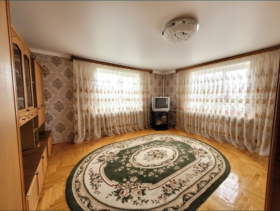 Липинський масив!Об'їзна! Північний ринок поруч! 2п,185м,11сот! 175000