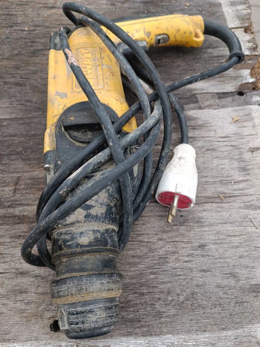 Перфоратор DeWALT