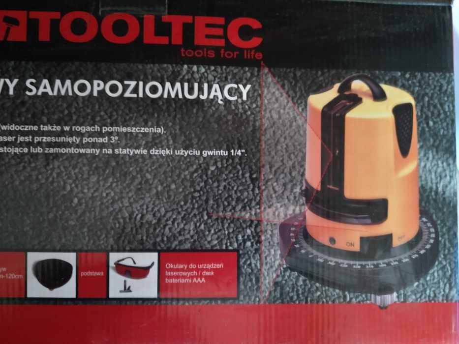 Laser krzyżowy na statywie
