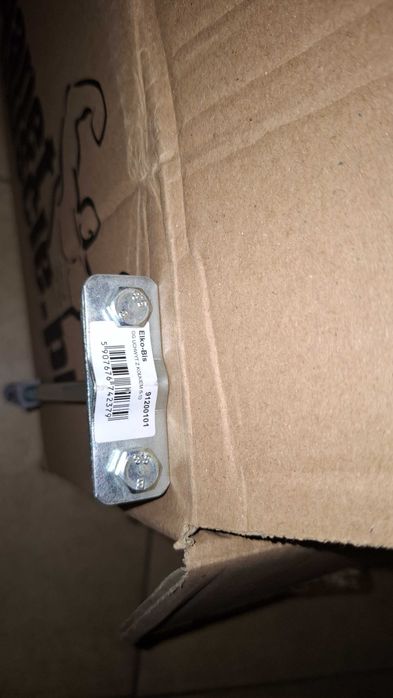 Elkobis uchwyt ścienny z kołkiem do drutu odgromowego , bednarka