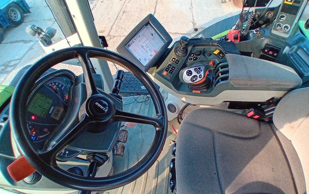 Ciągnik rolniczy CLAAS AXION 830 / 2014 rok / CMATIC, CEBIS !!!
