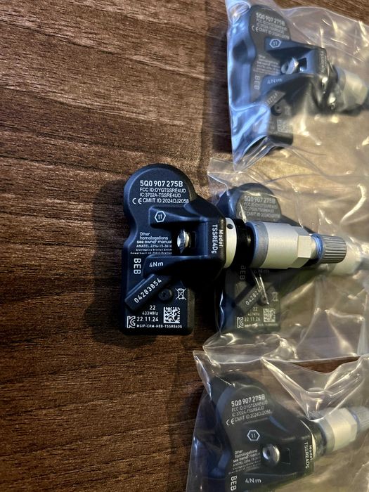 Czujniki ciśnienia opon powietrza VW Audi Skoda TPMS Nowe A3 A4 6 Golf