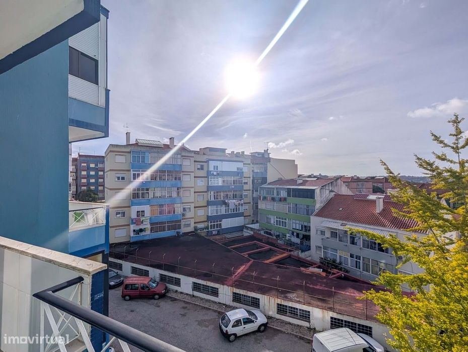 T3 Almada com Varanda