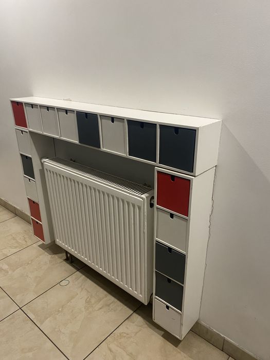 Półeczki organizer trzy sztuki można przymocować do ściany w różnych konfiguracjach