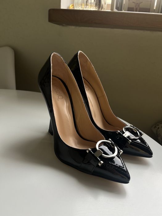 Туфлі шкіряна на підборах