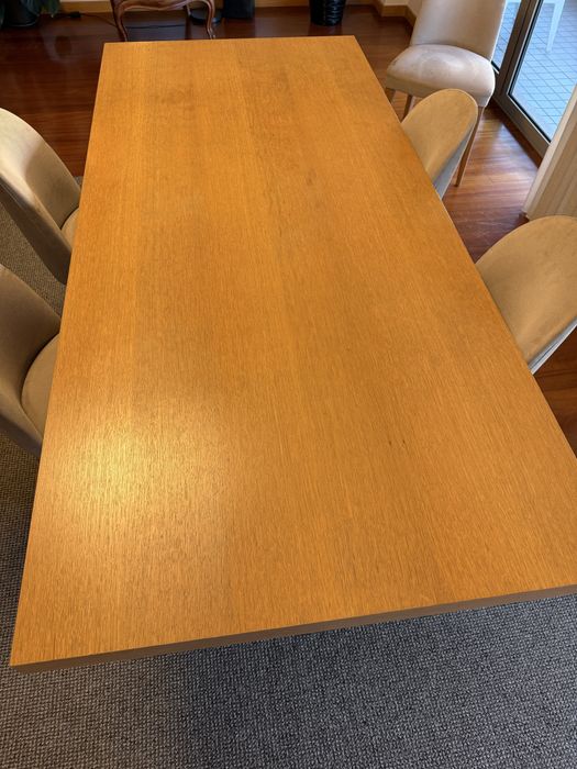Mesa de Madeira Maciça + Cadeiras