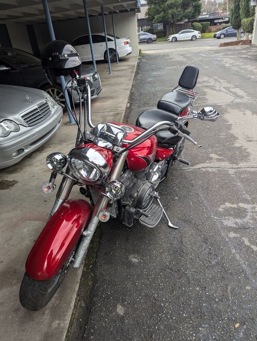 Продам мотоцикл  Yamaha XVS1300V , це в перший раз поїхав на  озеро   світязь. Супер.