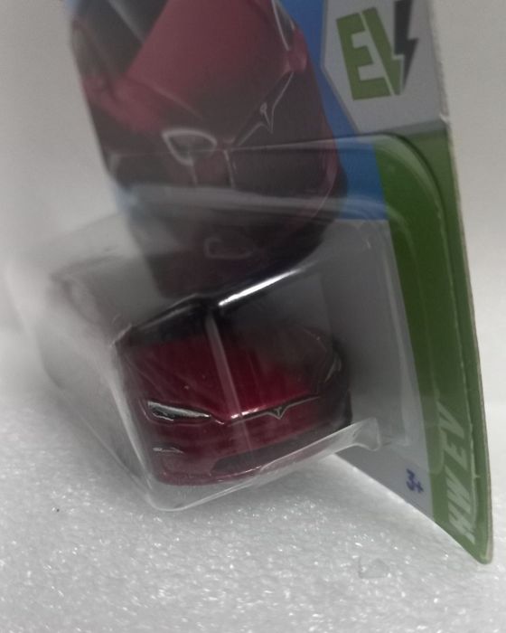 Tesla Model S Plaid Hot Wheels