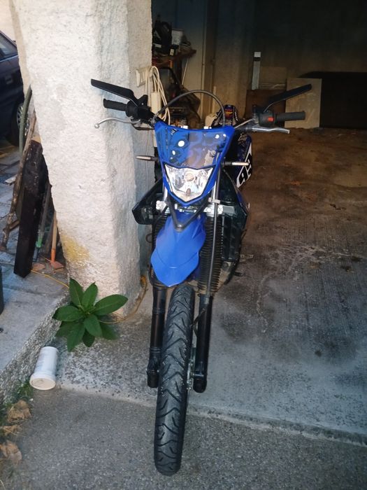WR125R em ótimo estado