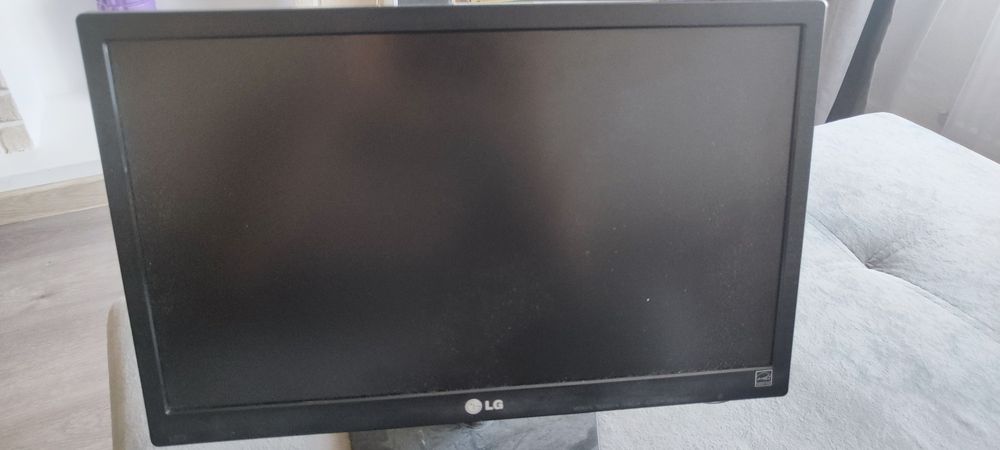 Монитор LG 1937а  б/у